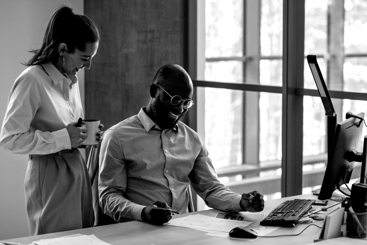 Session d'analyse financière approfondie avec données sectorielles